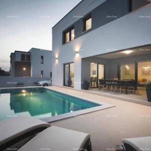 Moderna kuća s bazenom ! Blizina Pule !