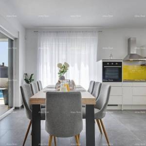 Moderna kuća s bazenom ! Blizina Pule !