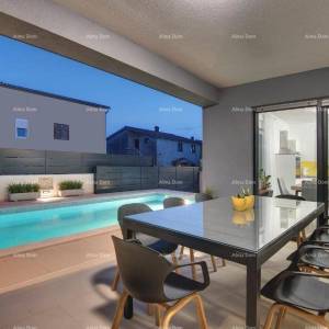 Moderna kuća s bazenom ! Blizina Pule !