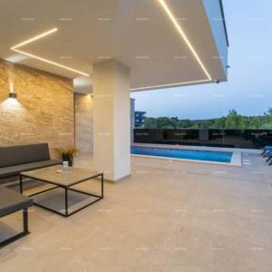 Moderna kuća sa bazenom na odličnoj lokaciji, Medulin!