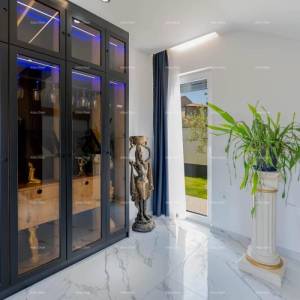 Moderna kuća sa bazenom na odličnoj lokaciji, Medulin!