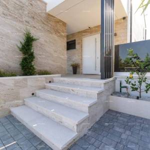 Moderna kuća sa bazenom na odličnoj lokaciji, Medulin!