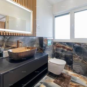 Moderna kuća sa bazenom na odličnoj lokaciji, Medulin!