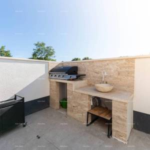 Moderna kuća sa bazenom na odličnoj lokaciji, Medulin!