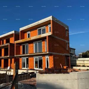 Moderna novogradnja s dva stana i panoramskim pogledom na more – Žbandaj, Poreč