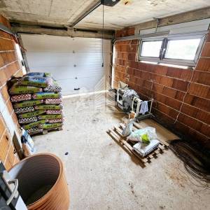 Moderna vila s bazenom u mirnom predjelu - Zaton, Zadar