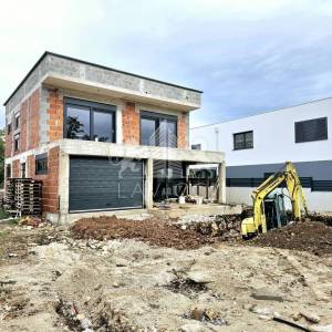 Moderna vila s bazenom u mirnom predjelu - Zaton, Zadar