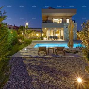 Moderna villa s bazenom i saunom, Marčana!