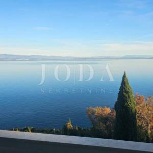 Mošćenička Draga - Premium stan s vlastitim bazenom i panoramskim pogledom