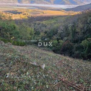 MOTOVUN, ISTRA - Kuća za adaptaciju sa dodatnim zemljištem