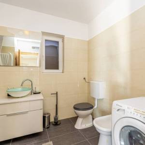 MRKOPALJ - Kuća s tri stana