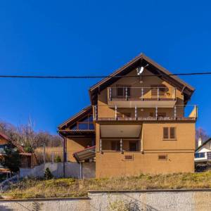 MRKOPALJ - Kuća s tri stana