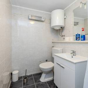 MRKOPALJ - Kuća s tri stana