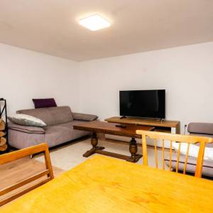 MRKOPALJ - Samostojeća kuća s okućnicom