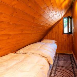 MRKOPALJ - Samostojeća kuća s okućnicom