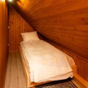 MRKOPALJ - Samostojeća kuća s okućnicom