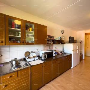 Na prodaju apartman u Dugoj Uvali – blizina plaže!