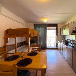 Na prodaju apartman u Dugoj Uvali – blizina plaže!