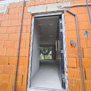 Na prodaju dvoetažni stan s vrtom u Ližnjanu