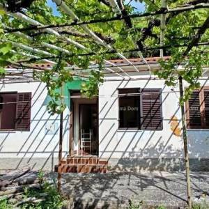 Na prodaju kuća blizu mora – Raša