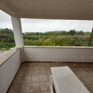 NA PRODAJU – Kuća s dva odvojena stana, Premantura