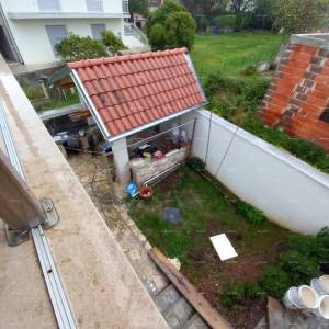 NA PRODAJU – Kuća s dva odvojena stana, Premantura