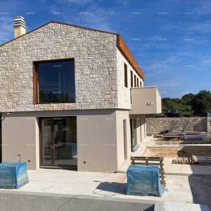 Na prodaju kuća u gradnji s bazenom – Bale, okolica