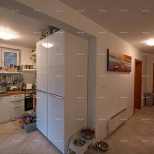 Na prodaju stan u Medulinu, 180 m od plaže.