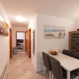 Na prodaju stan u Medulinu, 180 m od plaže.