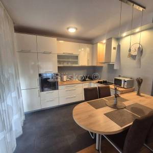 Najam, Jarun, trosoban stan, vrt, parking