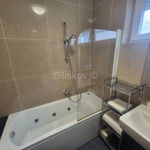 Najam, Jarun, trosoban stan, vrt, parking