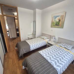 Najam, Jarun, trosoban stan, vrt, parking