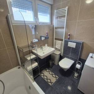 Najam, Jarun, trosoban stan, vrt, parking