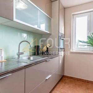 Najam, Rijeka, Zamet, 78m2, 2s+db, lođa, pogled na more