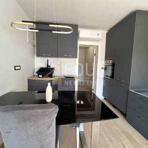 Najam, Rijeka, Zamet, 78m2, 2s+db, lođa, pogled na more