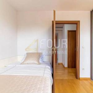 Najam, Rijeka, Zamet, 78m2, 2s+db, lođa, pogled na more