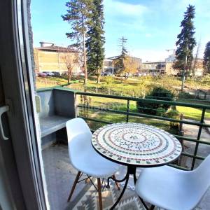 Najam, Šalata, četverosoban stan u visokom prizemlju sa garažom