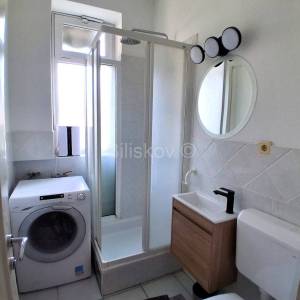 Najam, Šalata, četverosoban stan u visokom prizemlju sa garažom