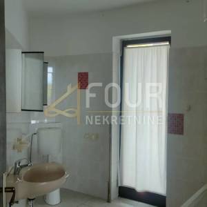 Najam, Saršoni, 180m2, 5skl, 2 balkona, pogodno za radnike!