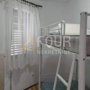 Najam, Saršoni, 180m2, 5skl, 2 balkona, pogodno za radnike!