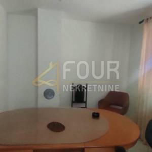 Najam, Saršoni, 180m2, 5skl, 2 balkona, pogodno za radnike!