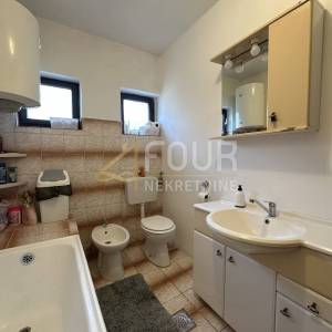 NAJAM SOBE! Rijeka, Škurinje, soba s balkonom