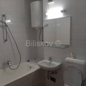 Nenamješten stan dugoročan najam Kocunar Split