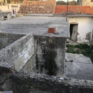 NINSKI STANOVI - KAMENA KUĆA