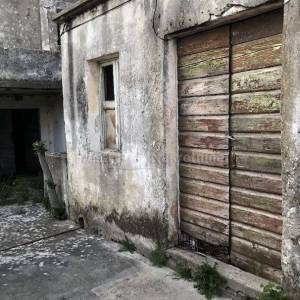 NINSKI STANOVI - KAMENA KUĆA