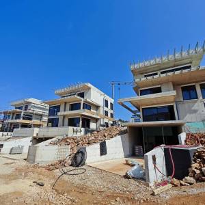 NJIVICE, KRK – Apartman na prvom katu s natkrivenim balkonom i funkcionalnim rasporedom