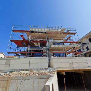 NJIVICE, KRK – Dvoetažni luksuzni apartman s privatnim bazenom i pogledom na more