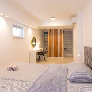 NJIVICE, OTOK KRK - Luksuzni dvoetažni apartman s bazenom