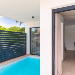 NJIVICE, OTOK KRK - Luksuzni dvoetažni apartman s bazenom