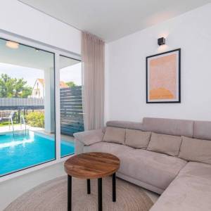 NJIVICE, OTOK KRK - Luksuzni dvoetažni apartman s bazenom